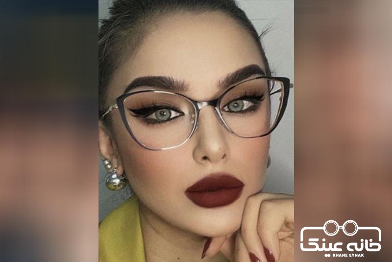 خط چشم گربهای با عینک