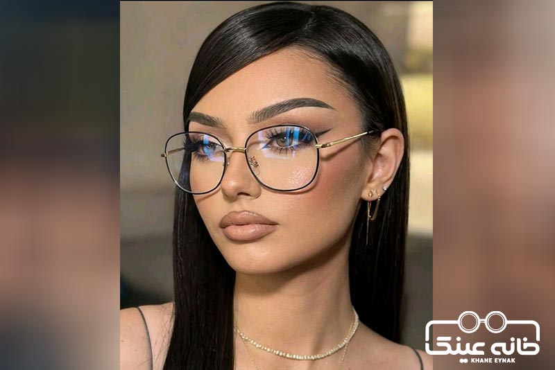 میکاپ گلام با عینک