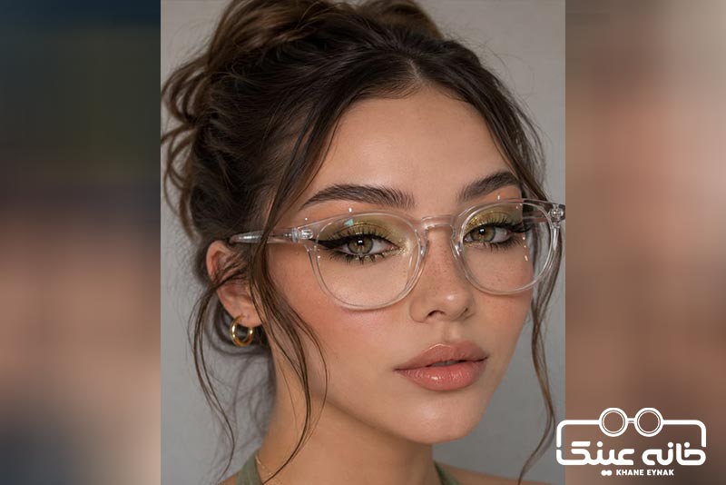 سایه طلایی و خط چشم کشیده با عینک