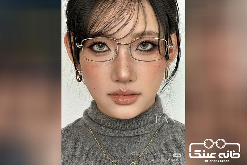 خط چشم بالا و پایین چشم با عینک