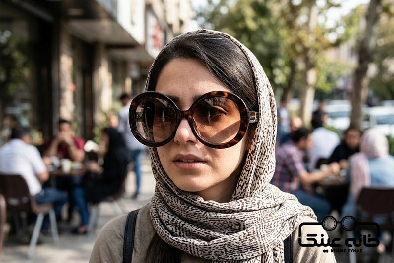 تاثیرات انتخاب فریم اشتباه عینک برای صورت کوچک